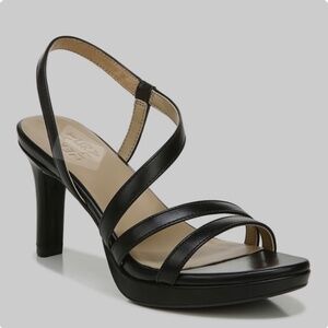 NWOT Naturalizer Brenta Sandal Heels